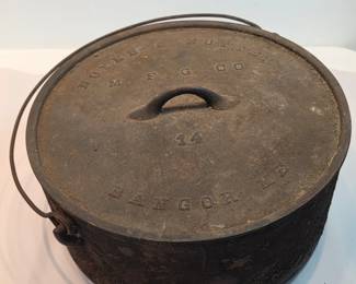 Rare Bangor Maine Cast Iron Dutch Oven