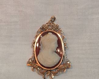 14k Gold Cameo Brooch
