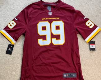 Fanatics Authenticated Chase Young Signed Washington Football Team Nike Jersey. Size L, New With Tag