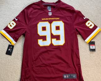 Fanatics Authenticated Chase Young Signed Washington Football Team Nike Jersey. Size L, New With Tag