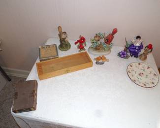 asst. bird figurines, wood boxes