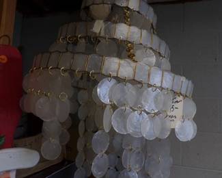 Hanging shell ligt fixture