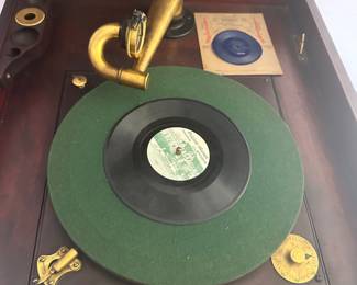 1,000 victora , beautiful condition full of records