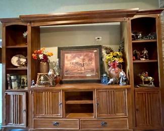 Entertainment center