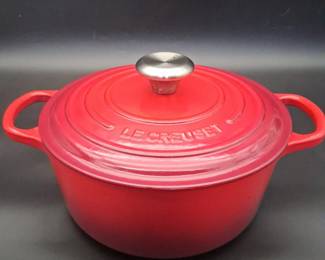 Le Creuset Dutch Oven Red 4.5 quarts