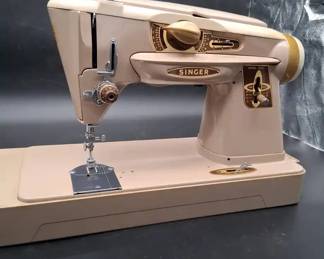 03 Beautiful Vintage Singer Sewing Machine Slant O Matic 500 wCarry Case and Kit Model 500A