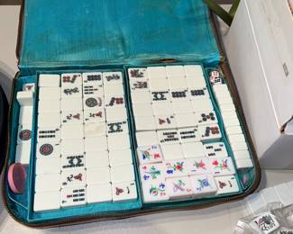 Mahjong set