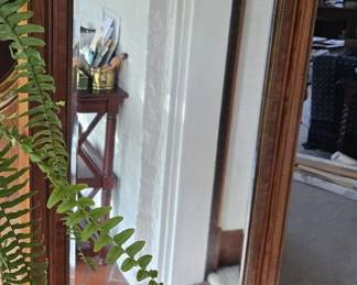 Standing mirror