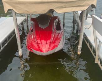 red Yamaha lift