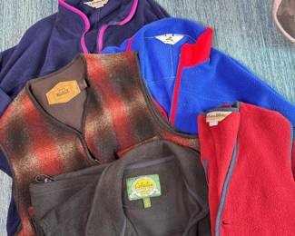 092 lotof5vintageoutdoorvestsjackets