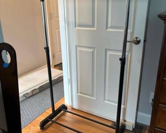 277 adjustablemetalgarmentrack