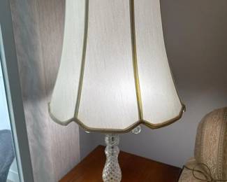226 vintagecutglasstablelamp