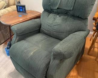 227 goldentechnologiespowerliftrecliner