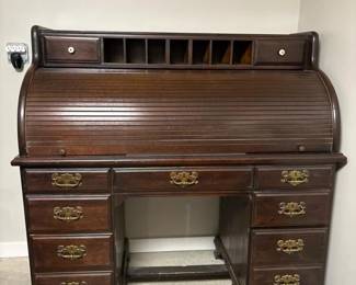 242 solidwoodrolltopdesk
