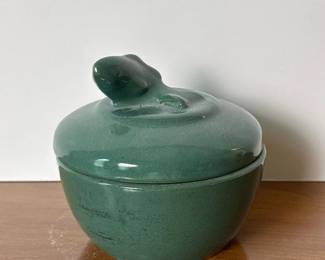 075 greenglazedceramicdishwithsculpted