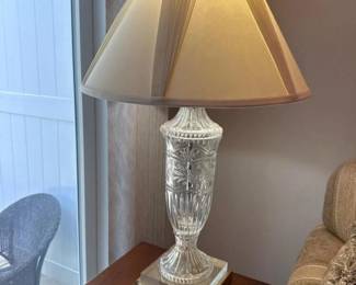 222 elegantglasstablelamp