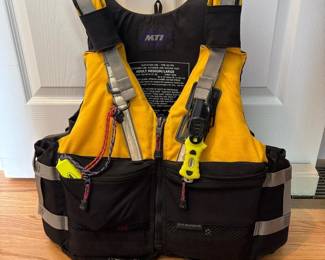 097 mtiadventurewearmbulifejacketwiths