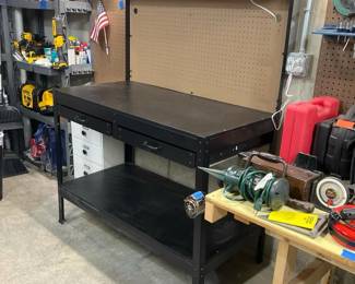 139 heavydutymetalworkbenchwithlightpe