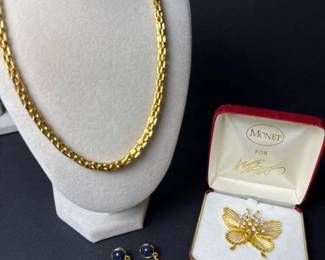 304 monetgoldtonenecklacedangleearrings