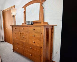 Thomasville bedroom set