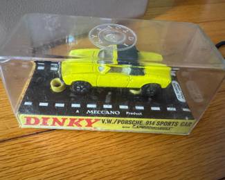 Vtg Dinky porsche