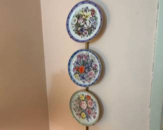 Vintage Floral Decorative Plate Wall Hanger