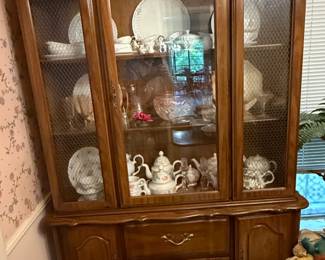 Vintage Broyhill French Provincial China Cabinet