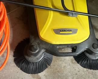 Driveway sweeper