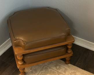 mCM stacking stools