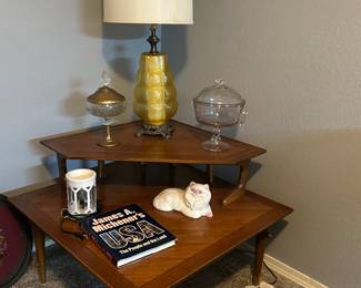 Corner two tier table