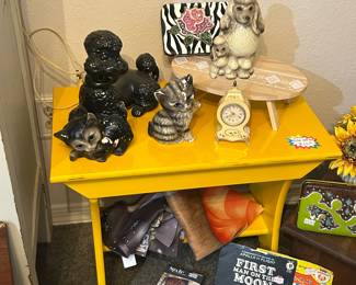 Ceramic kittens and dogs