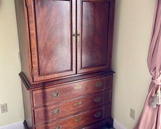 Armoire $150