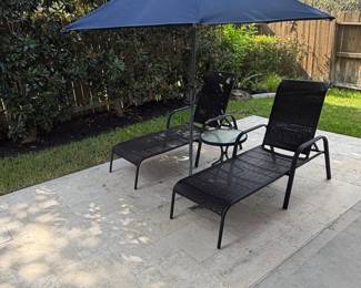 Piece Outdoor Patio Chaise Lounge Set with Side Table and Umbrella