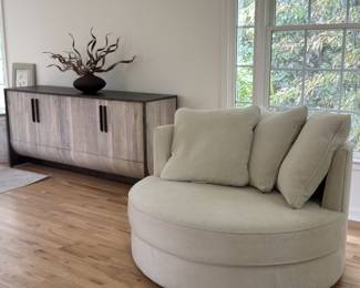 Swivel chair