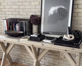 Extendable console tale, books, decor