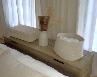 trunk / storage bench, decor