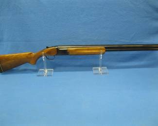Lot 317. Browning Citori over/under 12-gauge shotgun. S/N 07213RTJ53. 28" barrels with a 3" chambers. Excellent condition.