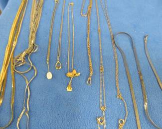 Lot 262. Many necklaces not tested