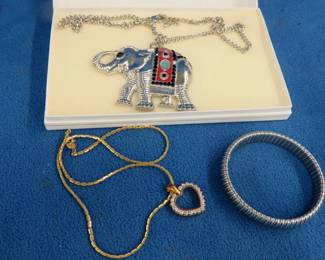 Lot 183. Costume jewelry