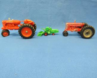 Lot 19. Metal farm toys