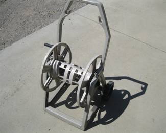 Lot 428. Suncast Hose-roller