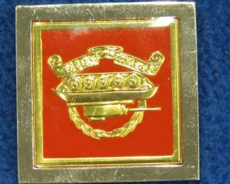Lot 106. Franklin Mint's sterling silver Armoured Corps Israel ingot from "The World's Greatest Regiments" weighing 14.94 grams.. All 50 emblems and the wooden display case will be sold separately in this auction
