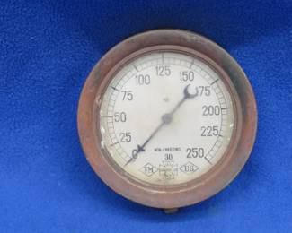 Lot 171. Vintage U.S. Gauge Co. 0-250 gauge