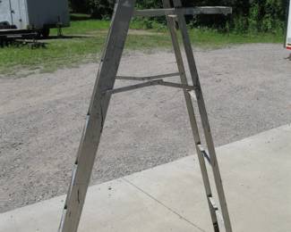 Lot 426. 6' aluminum step ladder