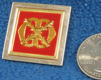 Lot 257. Franklin Mint's sterling silver Infantry Regiment "Chasse" Netherlands ingot from "The World's Greatest Regiments" weighing 14.94 grams.. All 50 emblems and the wooden display case will be sold separately in this auction