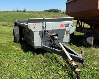 MENURE SPREADER