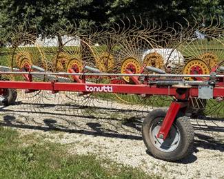 TONUTTI 10 WHEEL RAKE