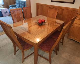 Solid oak dinette set (6chairs) additional leaf not shown