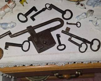 Old keys and lock