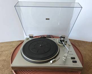 Sanyo Model TP 1010 Belt-Drive Turntable